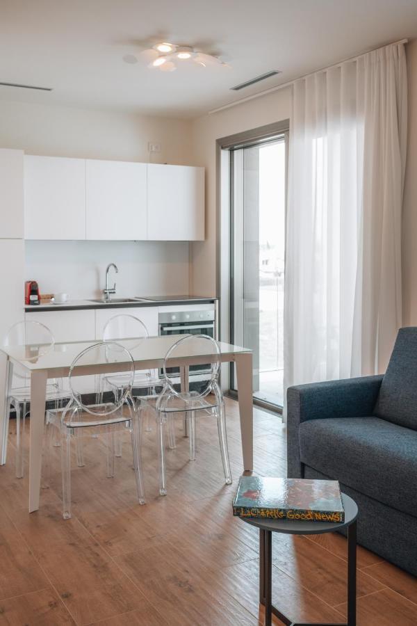 Sea Breeze Aparthotel Caorle Buitenkant foto