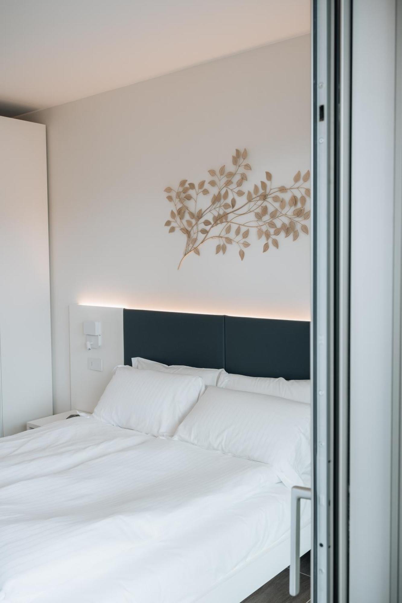 Sea Breeze Aparthotel Caorle Buitenkant foto