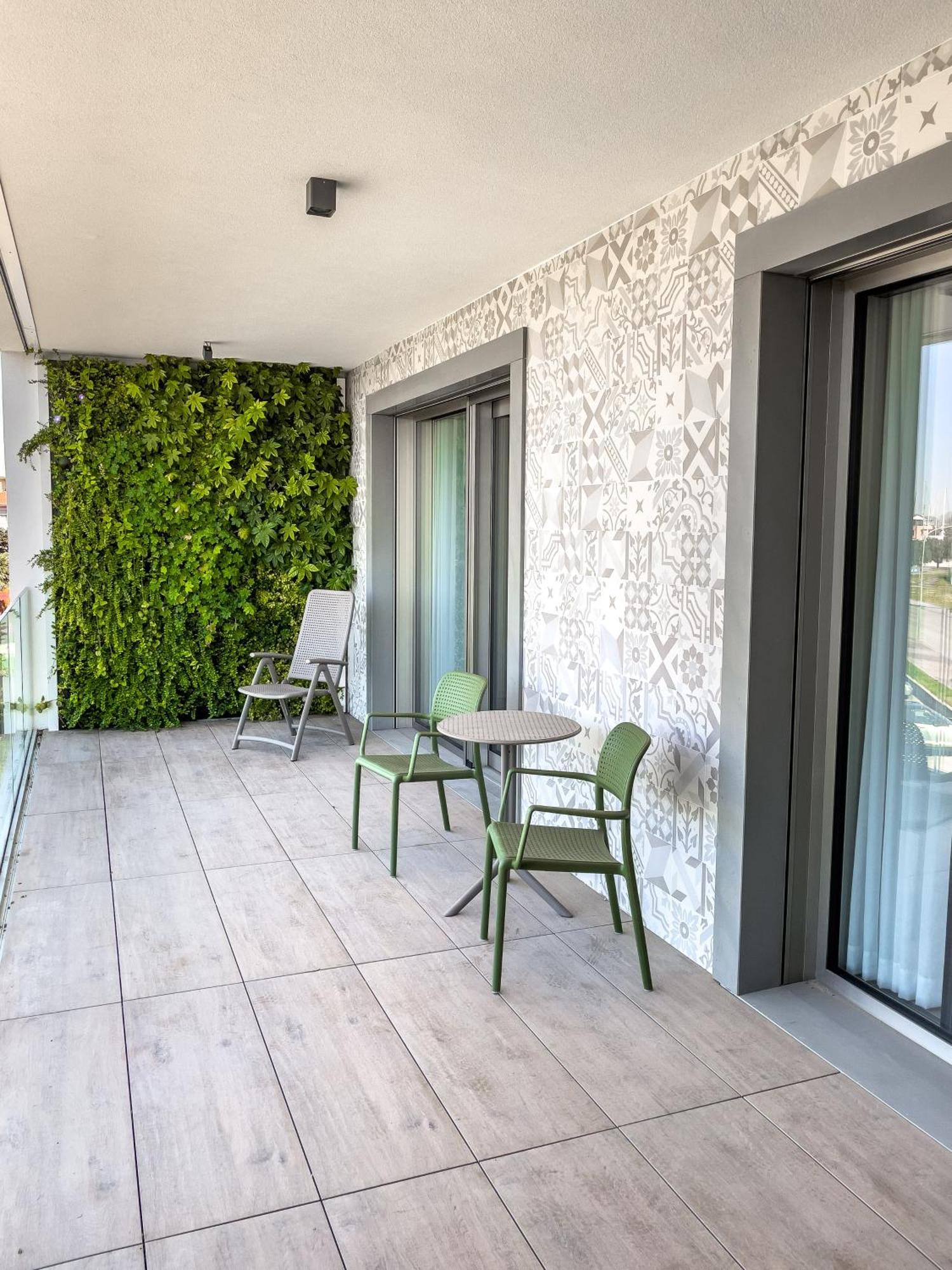 Sea Breeze Aparthotel Caorle Buitenkant foto